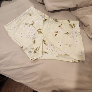 Super Soft Floral Laura Ashley Womens PJ Shorts Size Medium New With Out Tags